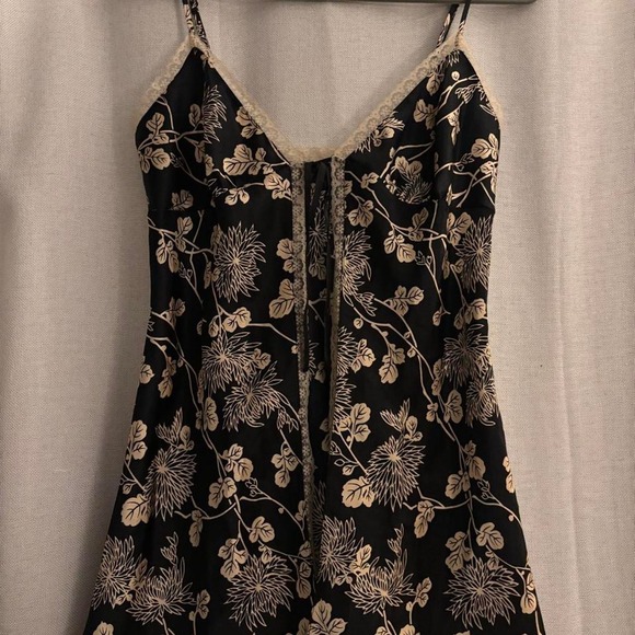 Other - Victoria Secret's Open Front Flowing Sexy Lace Accent Size Small